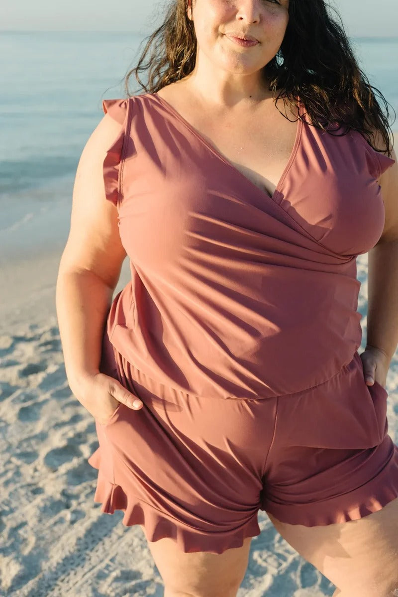 Alicia | Combinaison à volants avec soutien-gorge intégré et short pour femmes
