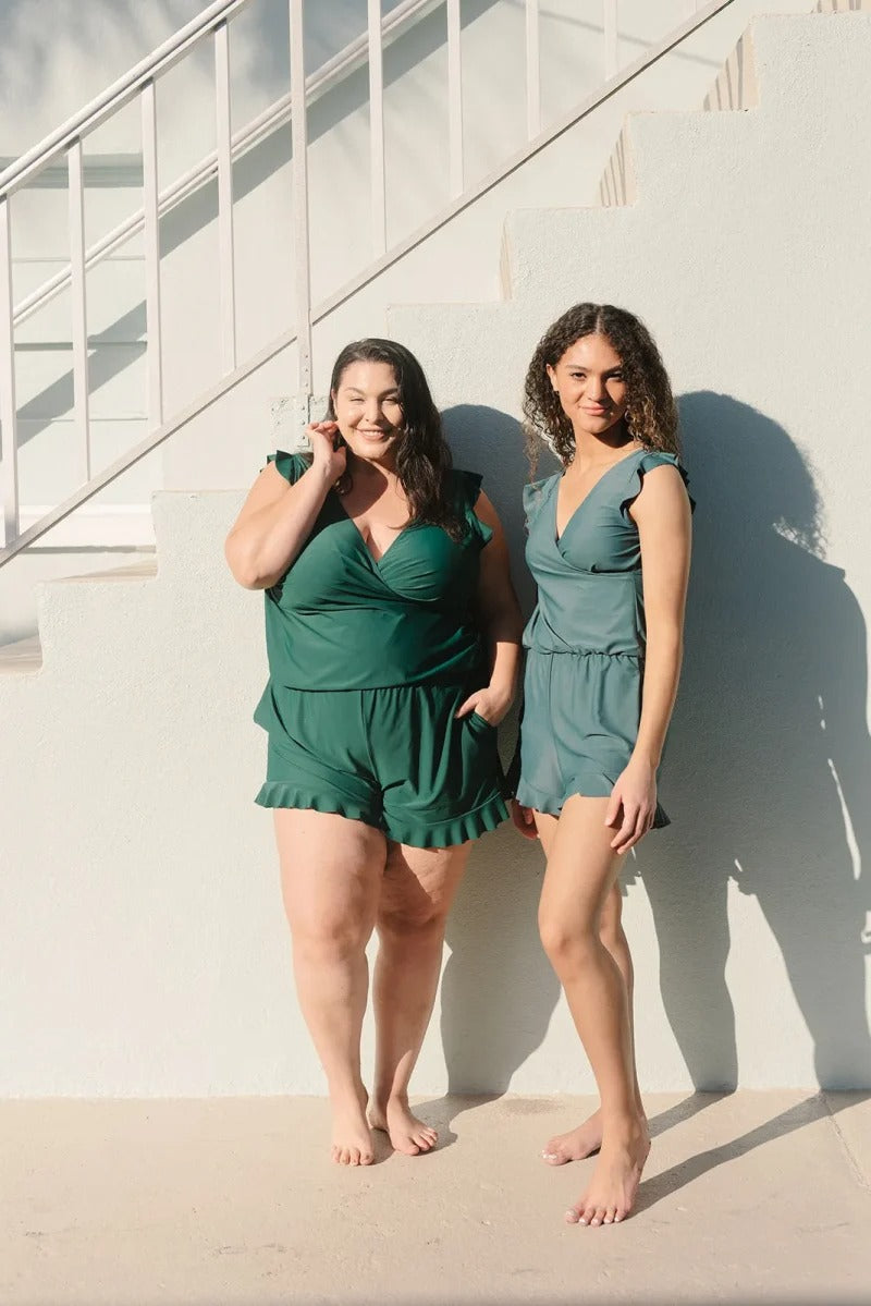 Alicia | Combinaison à volants avec soutien-gorge intégré et short pour femmes