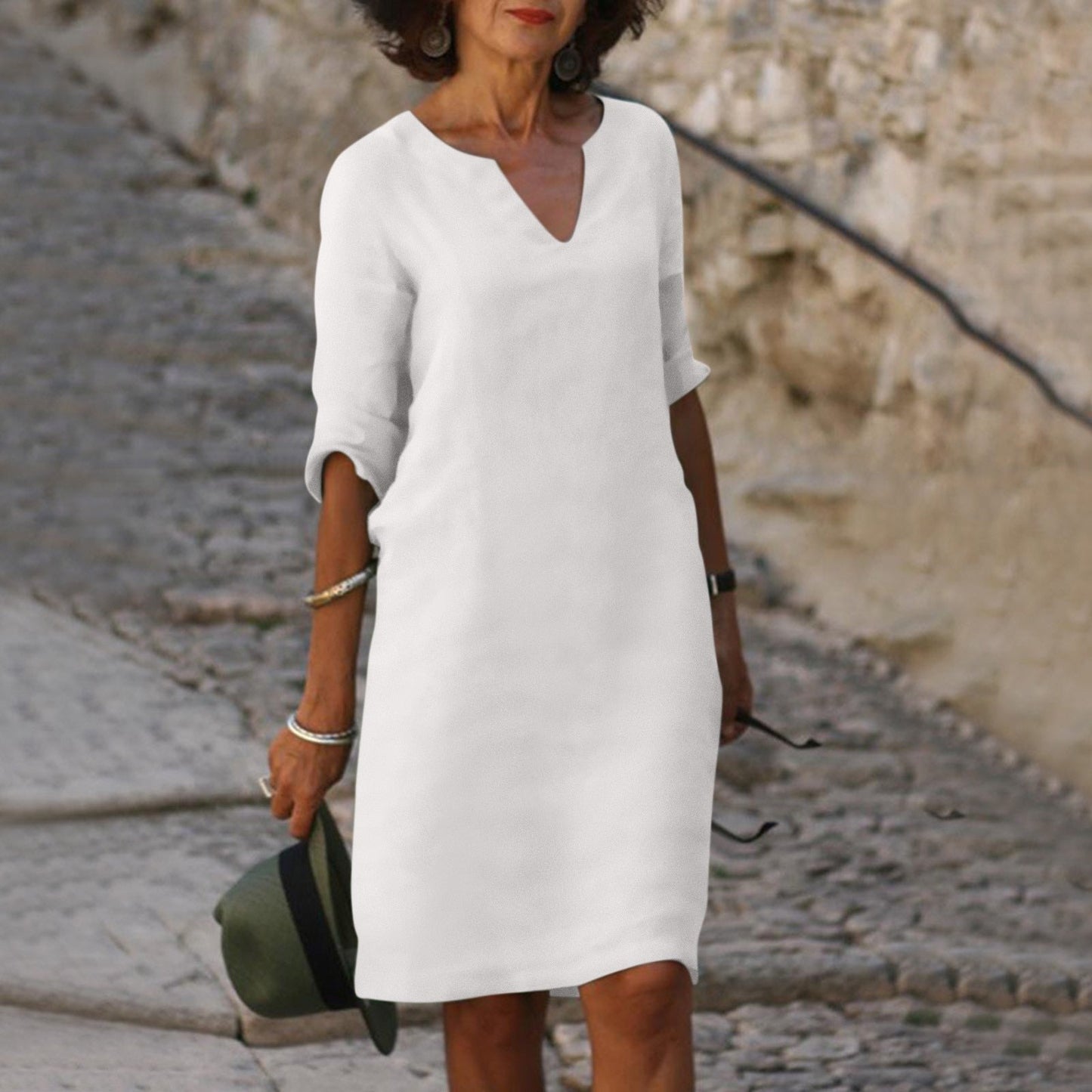 Francine | Robe intemporelle à col en V couvrant le ventre