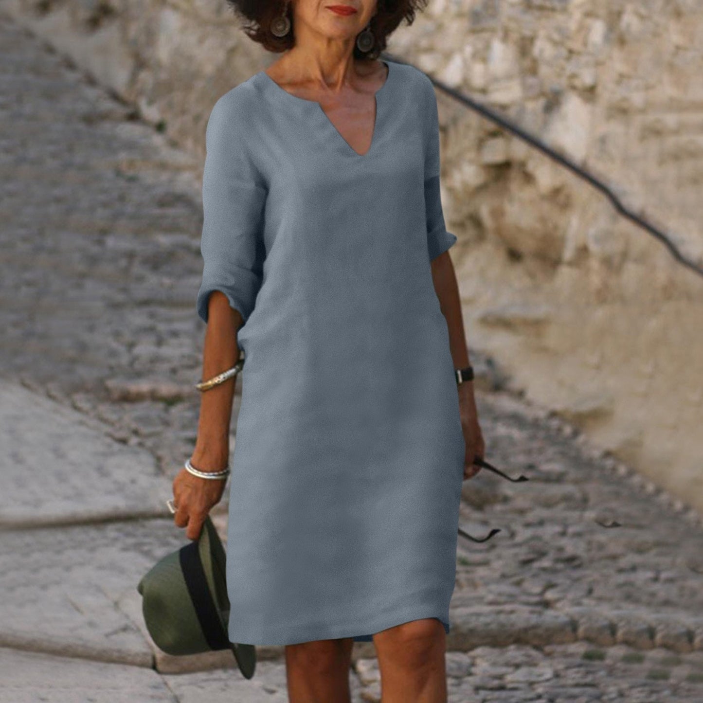 Francine | Robe intemporelle à col en V couvrant le ventre