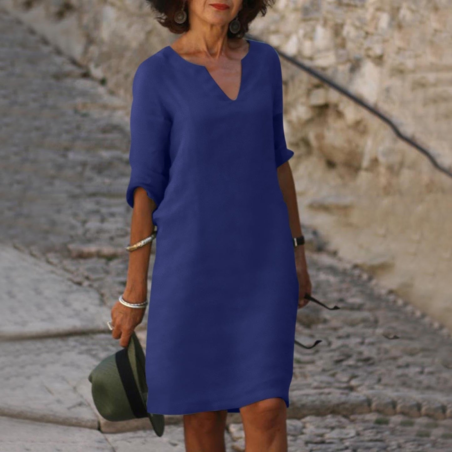 Francine | Robe intemporelle à col en V couvrant le ventre