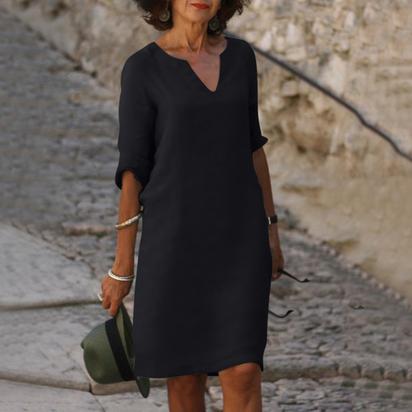Francine | Robe intemporelle à col en V couvrant le ventre