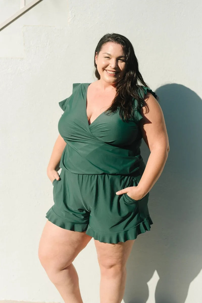 Alicia | Combinaison à volants avec soutien-gorge intégré et short pour femmes