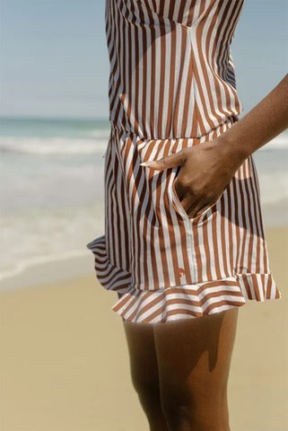 Alicia | Combinaison à volants avec soutien-gorge intégré et short pour femmes